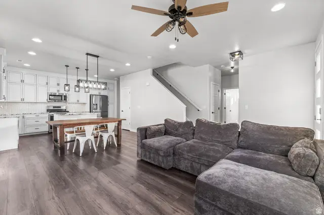 2092 W 3250 S, Syracuse, UT 84075 - Image #3