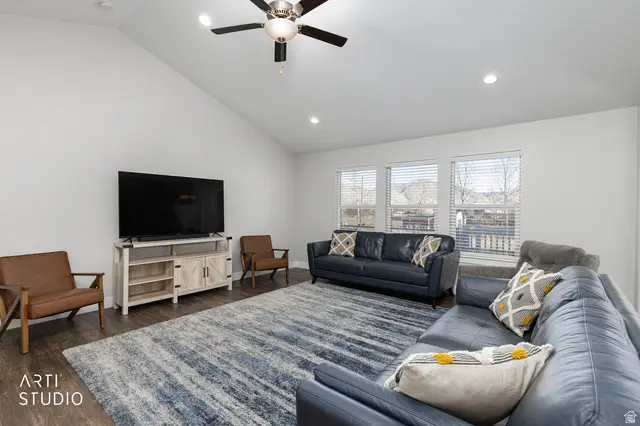 178 N Maple Bend Dr, Spanish Fork, UT 84660 - Image #2