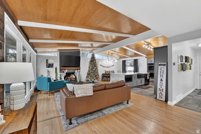 5443 S Dunbarton Dr, Murray, UT 84117 - Image #2