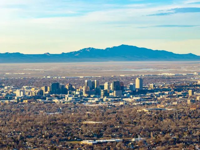 2427 S Cannon Point Dr, Salt Lake City, UT 84109 - Image #2