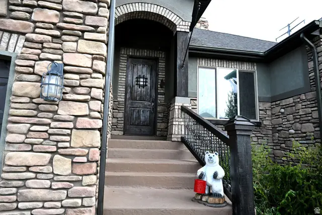 2058 Comanche Way, Farmington, UT 84025 - Image #2