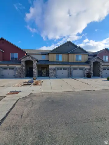 1238 N Baycrest Dr E, Saratoga Springs, UT 84045