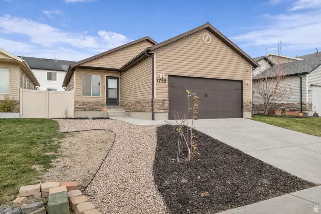 1745 E Tumwater Ln, Eagle Mountain, UT 84005 - Image #2
