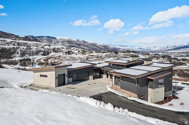 6251 E Legacy Dr, Huntsville, UT 84317 - Image #2