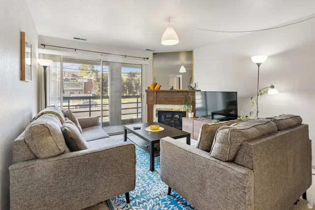 207 S 600 E #2E, Salt Lake City, UT 84102 - Image #2