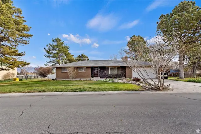 12387 S Mountain View Dr, Riverton, UT 84065 - Image #2