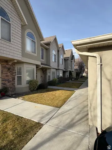 180 S Tamarak Cir, Lehi, UT 84043