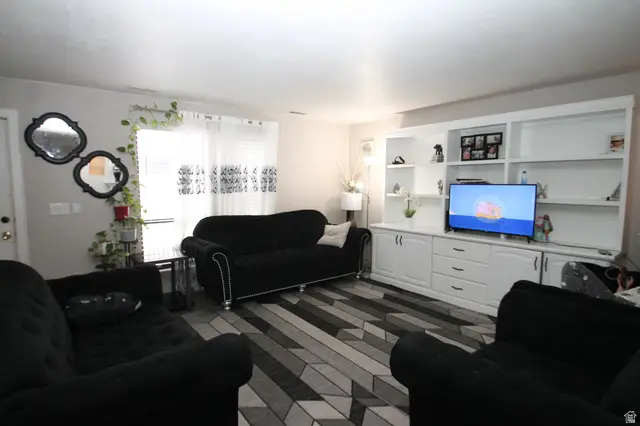 5949 S Sultan Cir, Murray, UT 84107 - Image #2