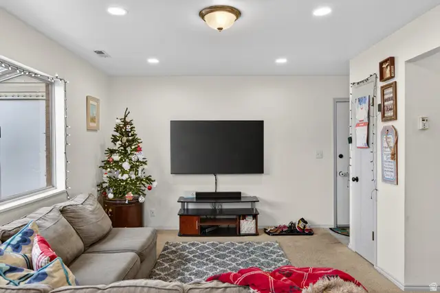 894 N 160 W, Orem, UT 84057 - Image #2