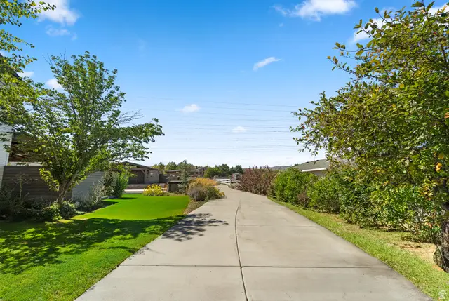 15258 S Mountainside Dr W, Bluffdale, UT 84065 - Image #3
