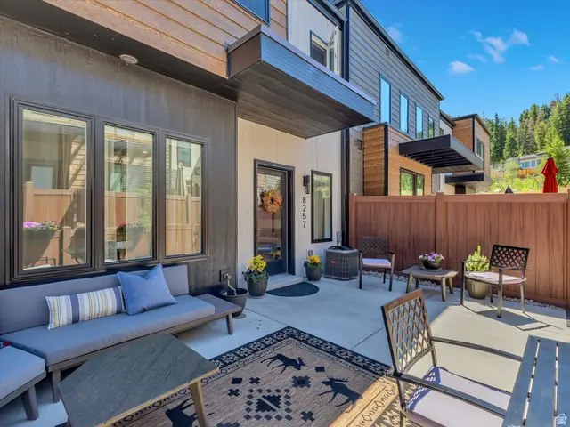 8257 N Sandalwood Ln, Park City, UT 84098 - Image #2