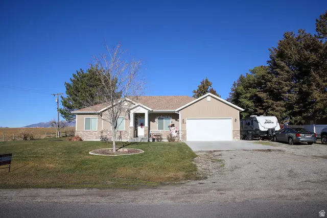 580 W Grandview Dr, Malad City, ID 83252 - Image #2