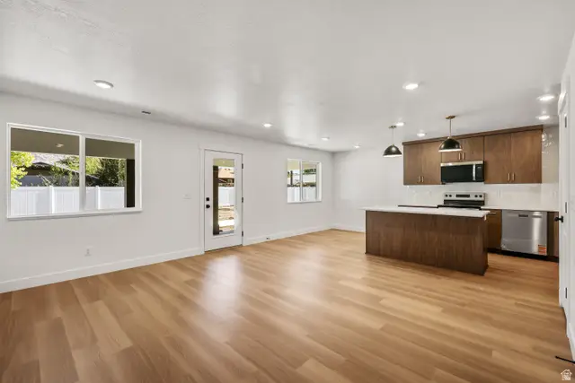 346 N Liberty Cove Dr, Harrisville, UT 84404 - Image #2