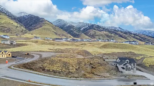 281 N Sherwood Dr #24, Providence, UT 84332