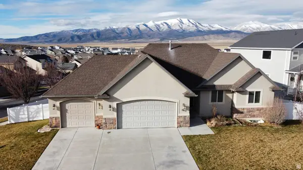 7817 N Blue Spruce Rd E, Eagle Mountain, UT 84005