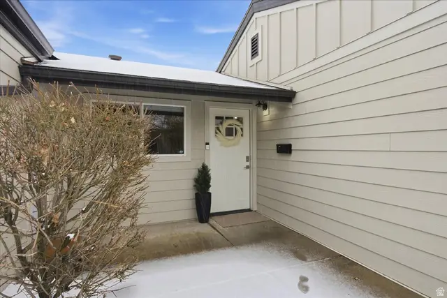 5988 S Monte Carlo Dr, Murray, UT 84121 - Image #1