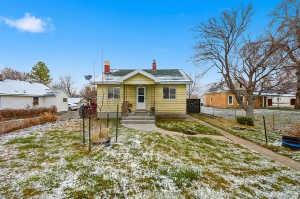 318 W Vine St, Tooele, UT 84074