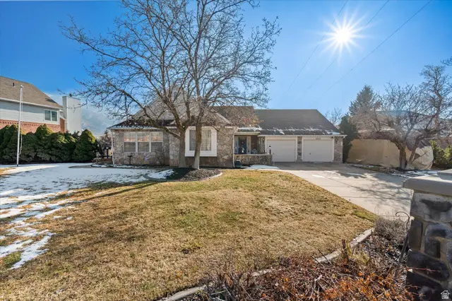 2222 E Rolling Oaks Ln N, Layton, UT 84040 - Image #1