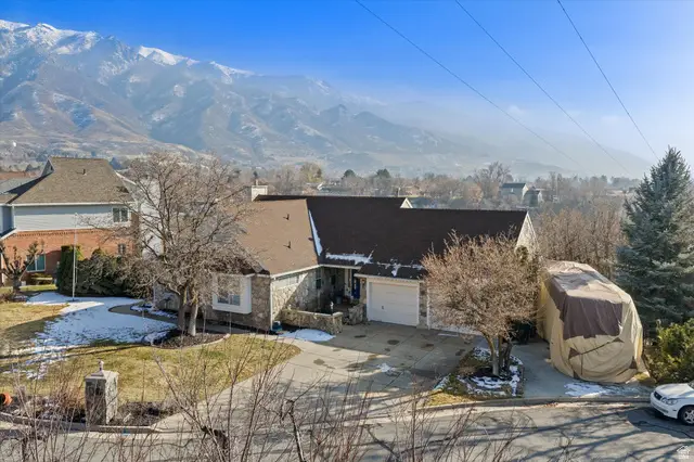 2222 E Rolling Oaks Ln N, Layton, UT 84040 - Image #2