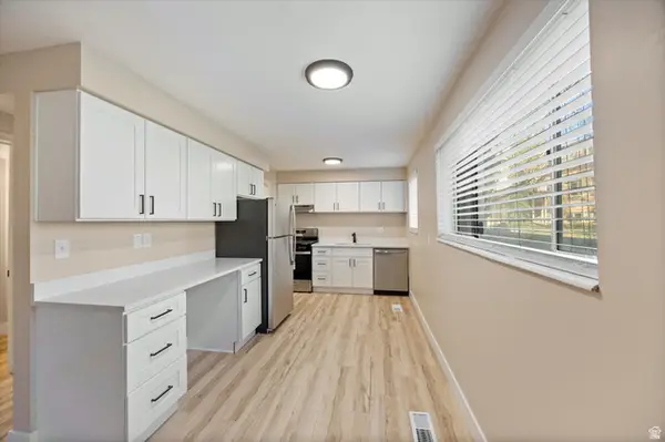 2220 E Murray Holladay Rd #110, Holladay, UT 84117