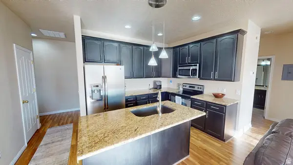 6986 W Harlech Ln, West Valley City, UT 84128