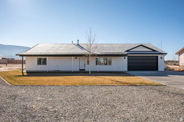 4236 N Maple Cir, Enoch, UT 84721