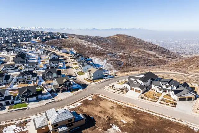 2568 E Canyon Edge Dr, Draper, UT 84020 - Image #3