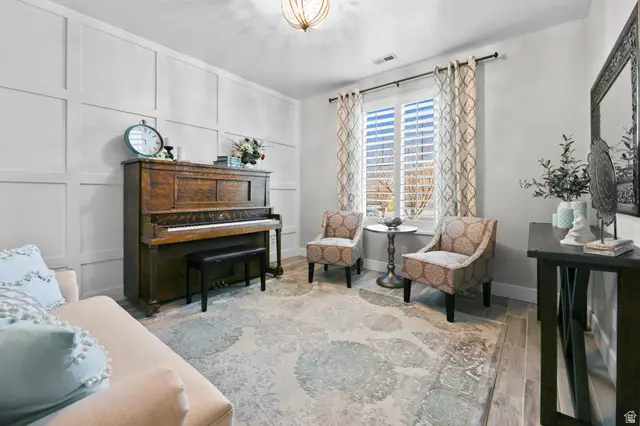 947 Elizabeth Dr, North Salt Lake, UT 84054 - Image #2