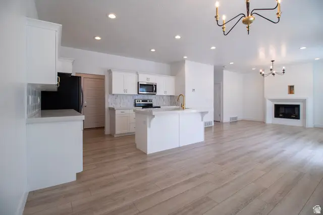 422 E 360 N, Vineyard, UT 84059 - Image #2