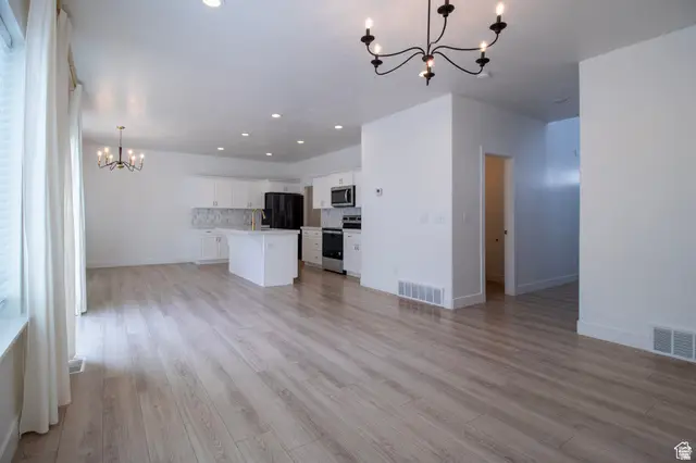 422 E 360 N, Vineyard, UT 84059 - Image #3