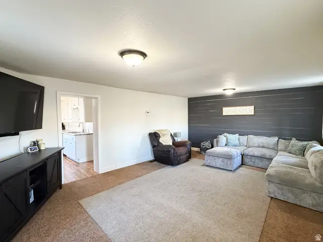 130 E Center St, Henefer, UT 84033 - Image #2