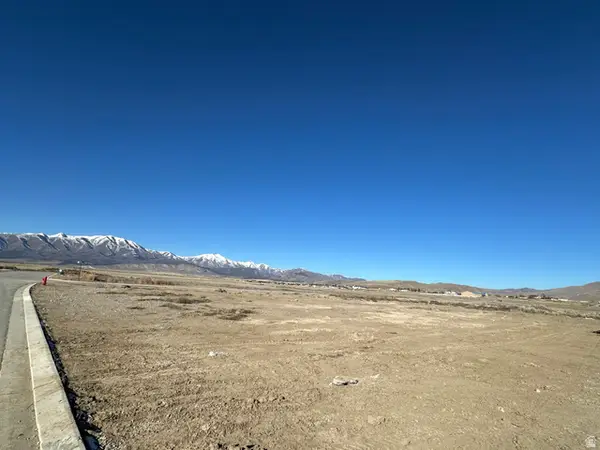 8136 N Bristle Cone Cir #107, Eagle Mountain, UT 84005