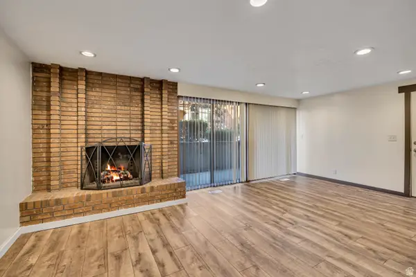 8136 S Cottonwood Hills Cir, Sandy, UT 84094