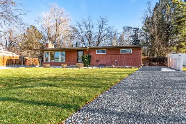 5831 S Beaumont Dr E, Holladay, UT 84121 - #2