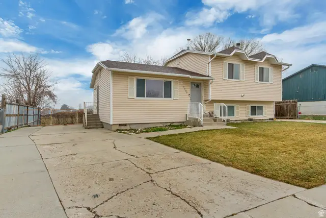 3223 S Magnolia Dr, Magna, UT 84044 - Image #3