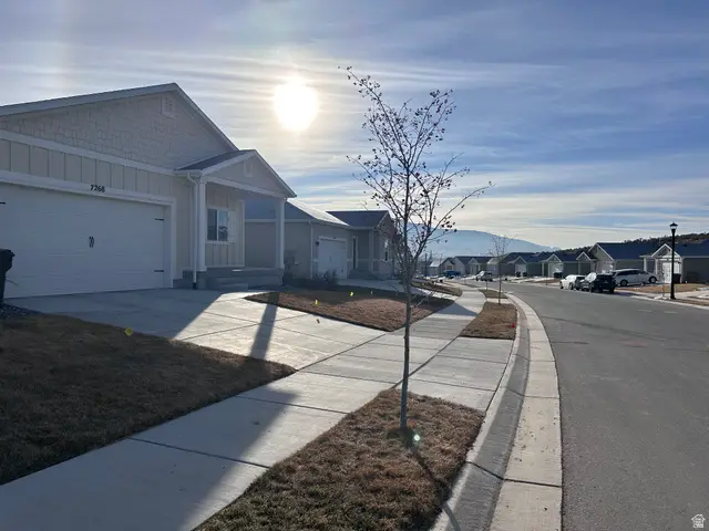 7268 N Escalante Dr, Eagle Mountain, UT 84005 - Image #2