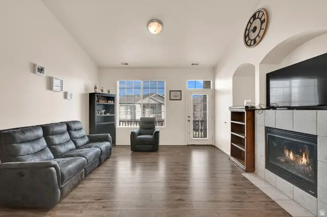 418 N Kent Dr, North Salt Lake, UT 84054 - #3