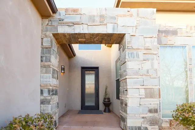 378 W Redstone Ct, Ivins, UT 84738 - Image #3