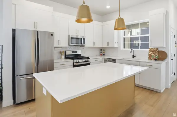 6149 W Moon Valley Drive Dr S, South Jordan, UT 84009