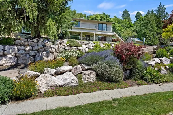 2391 Kays Creek Dr, Layton, UT 84040