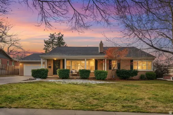 2370 E Lynwood Dr, Salt Lake City, UT 84109