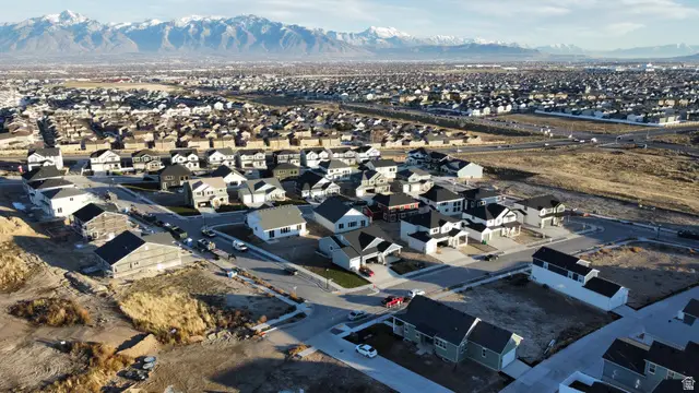 7546 S Oak Hallow Rd W #351, West Jordan, UT 84081 - Image #3