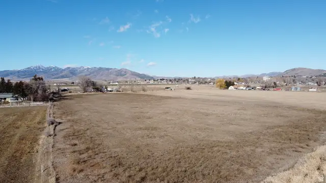 1098 W Samaria Ln W, Malad City, ID 83252 - #3