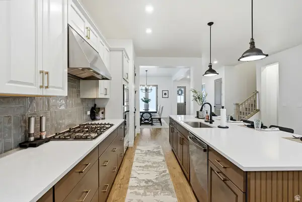 6932 W Docksider Dr, South Jordan, UT 84009