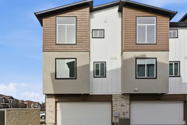 136 Chambord Ct E, Sandy, UT 84070