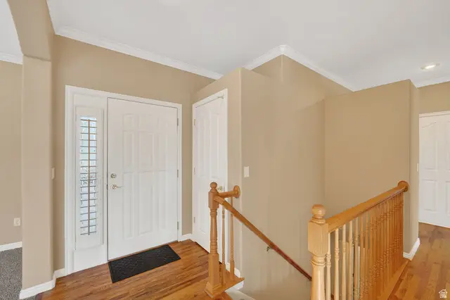 586 E Creekview Dr, Murray, UT 84107 - Image #3