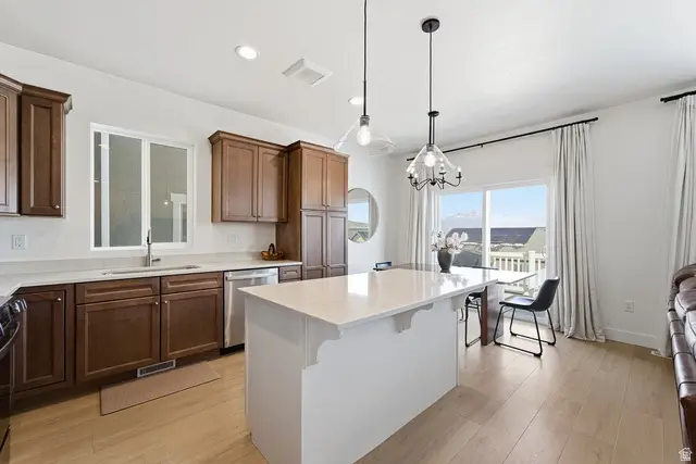 682 Benedict Dr, Saratoga Springs, UT 84045 - Image #2