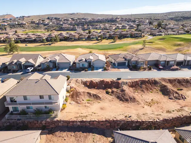 2261 S Tonaquint Dr #11, Saint George, UT 84770 - Image #1