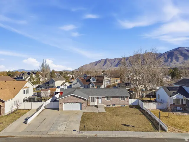 796 Lakeview Dr W, Stansbury Park, UT 84074 - Image #2