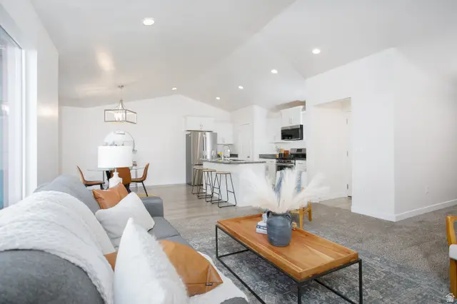 8214 N Lakeshore Dr, Lake Point, UT 84074 - Image #2